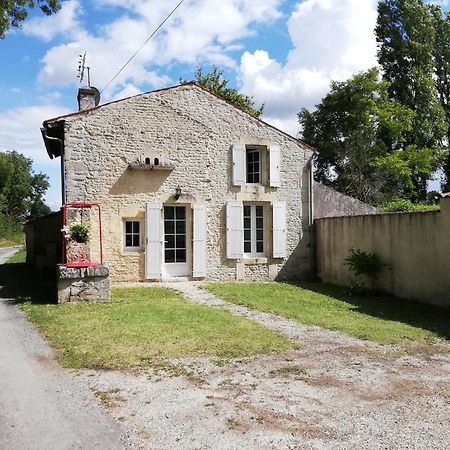 La Petite Maison Matha Bagian luar foto