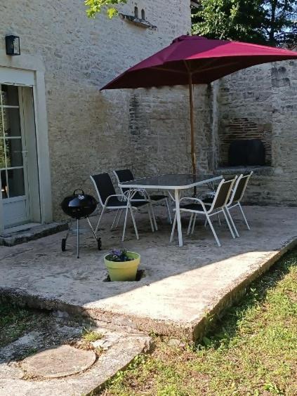 La Petite Maison Matha Bagian luar foto