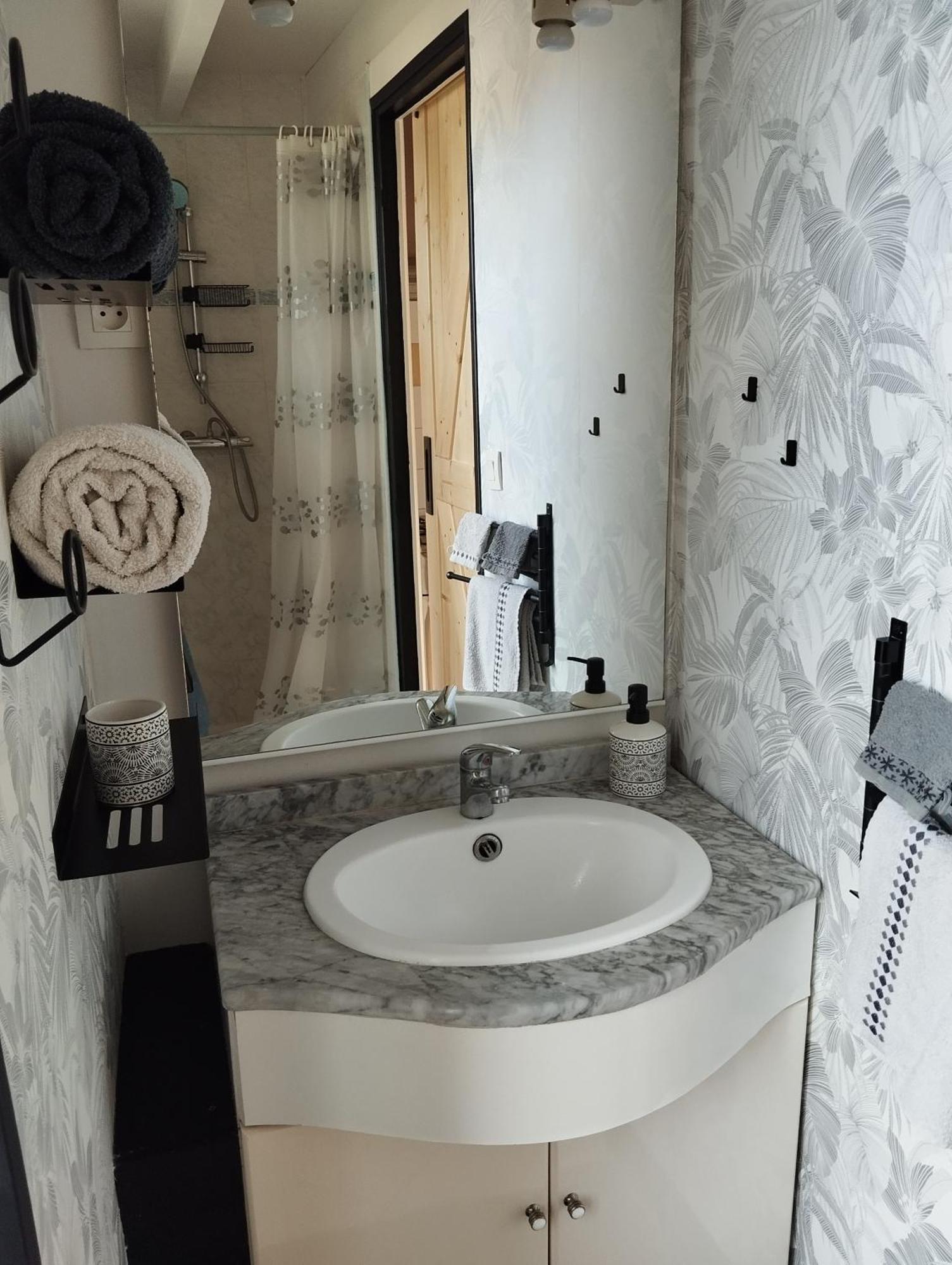 La Petite Maison Matha Bagian luar foto